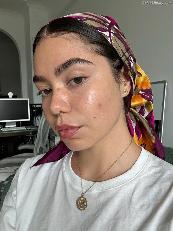 Auli'i Cravalho photo 21 of 423