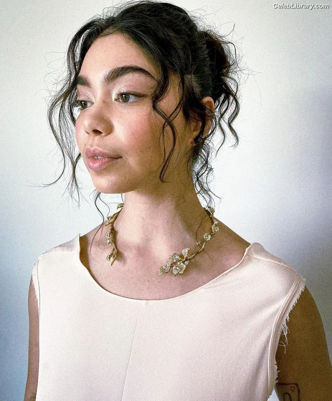 Auli'i Cravalho photo 8 of 423