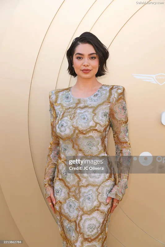 Auli'i Cravalho photo 1 of 423