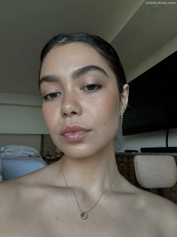 Auli'i Cravalho photo 7 of 423