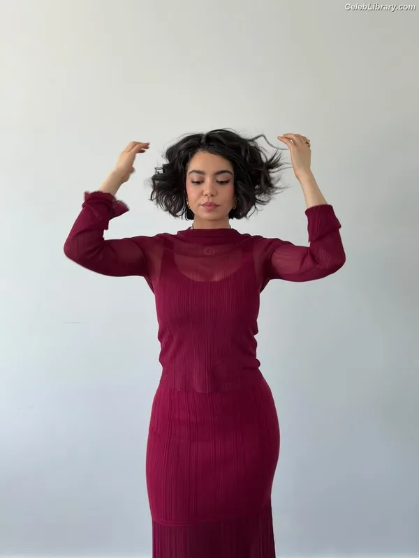 Auli'i Cravalho photo 16 of 423