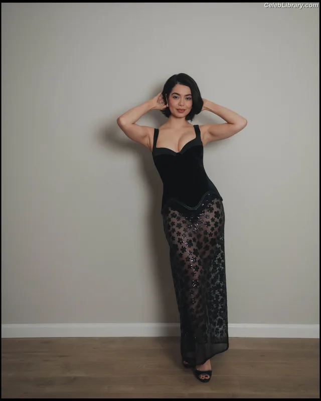 Auli'i Cravalho photo 9 of 423