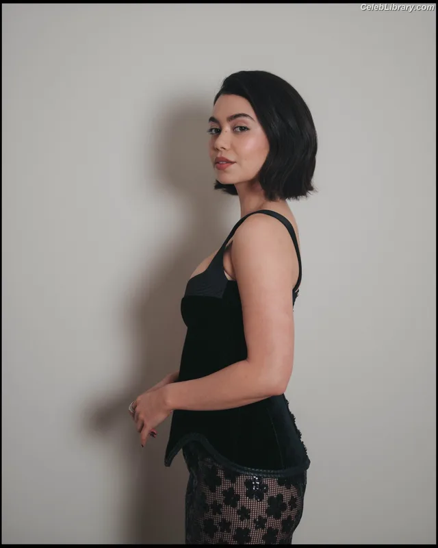 Auli'i Cravalho photo 10 of 423