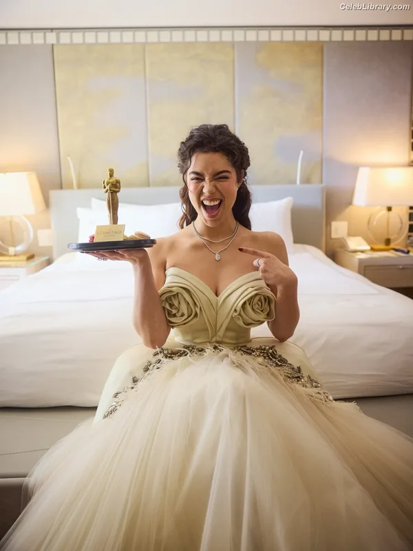 Auli'i Cravalho photo 20 of 423
