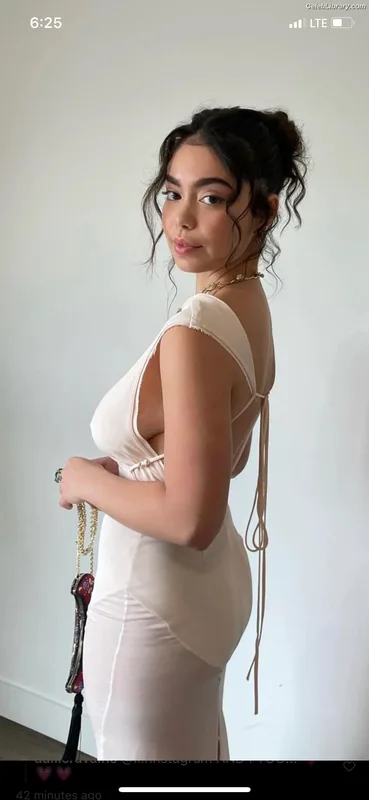Auli'i Cravalho photo 12 of 423