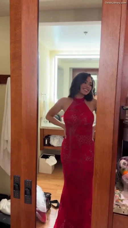 Auli'i Cravalho photo 9 of 423