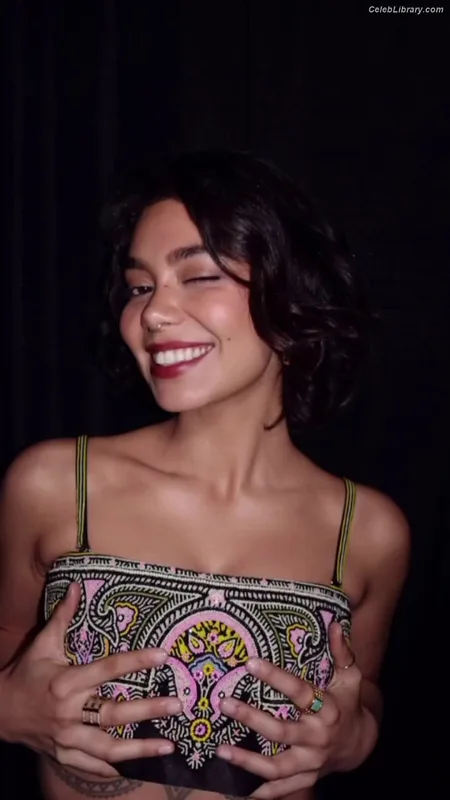 Auli'i Cravalho photo 19 of 423