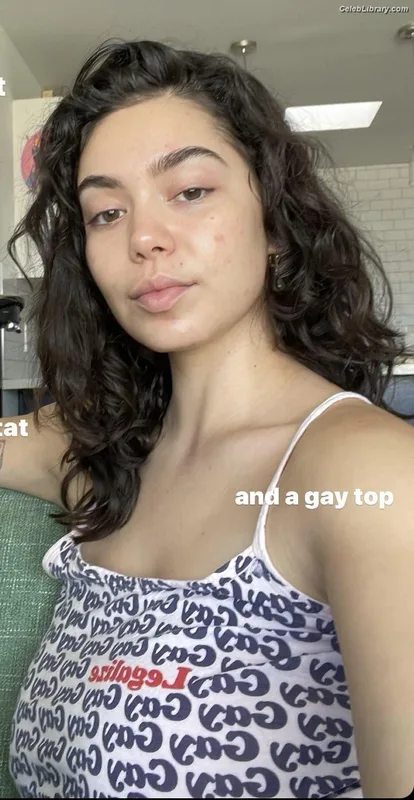 Auli'i Cravalho photo 2 of 423