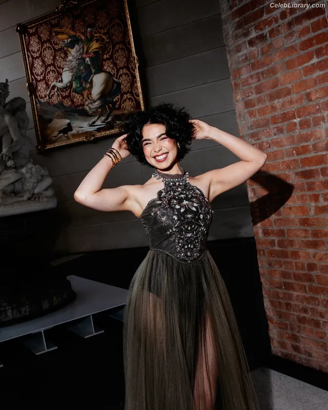 Auli'i Cravalho photo 7 of 423