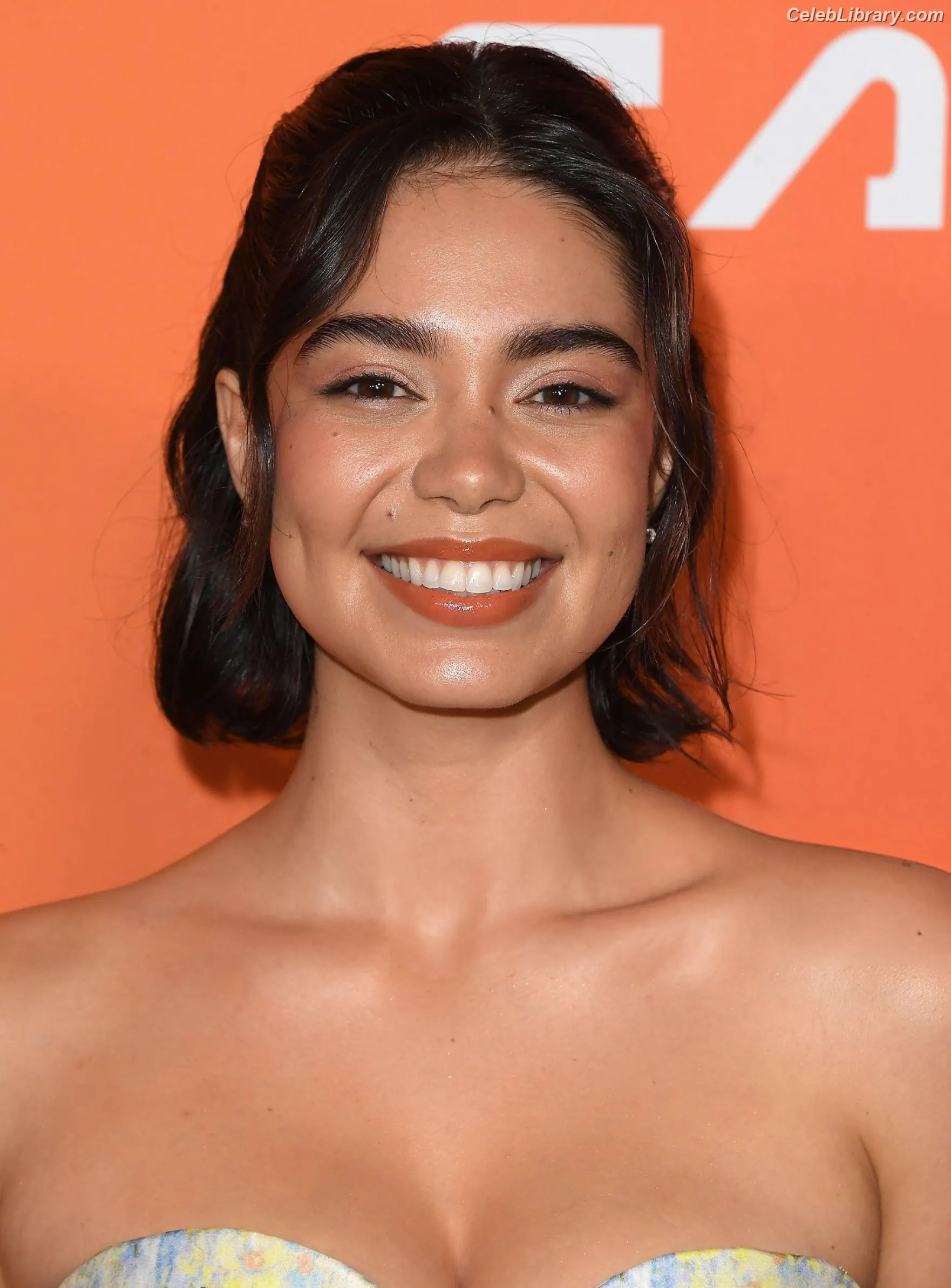 Auli'i Cravalho photo 14 of 422