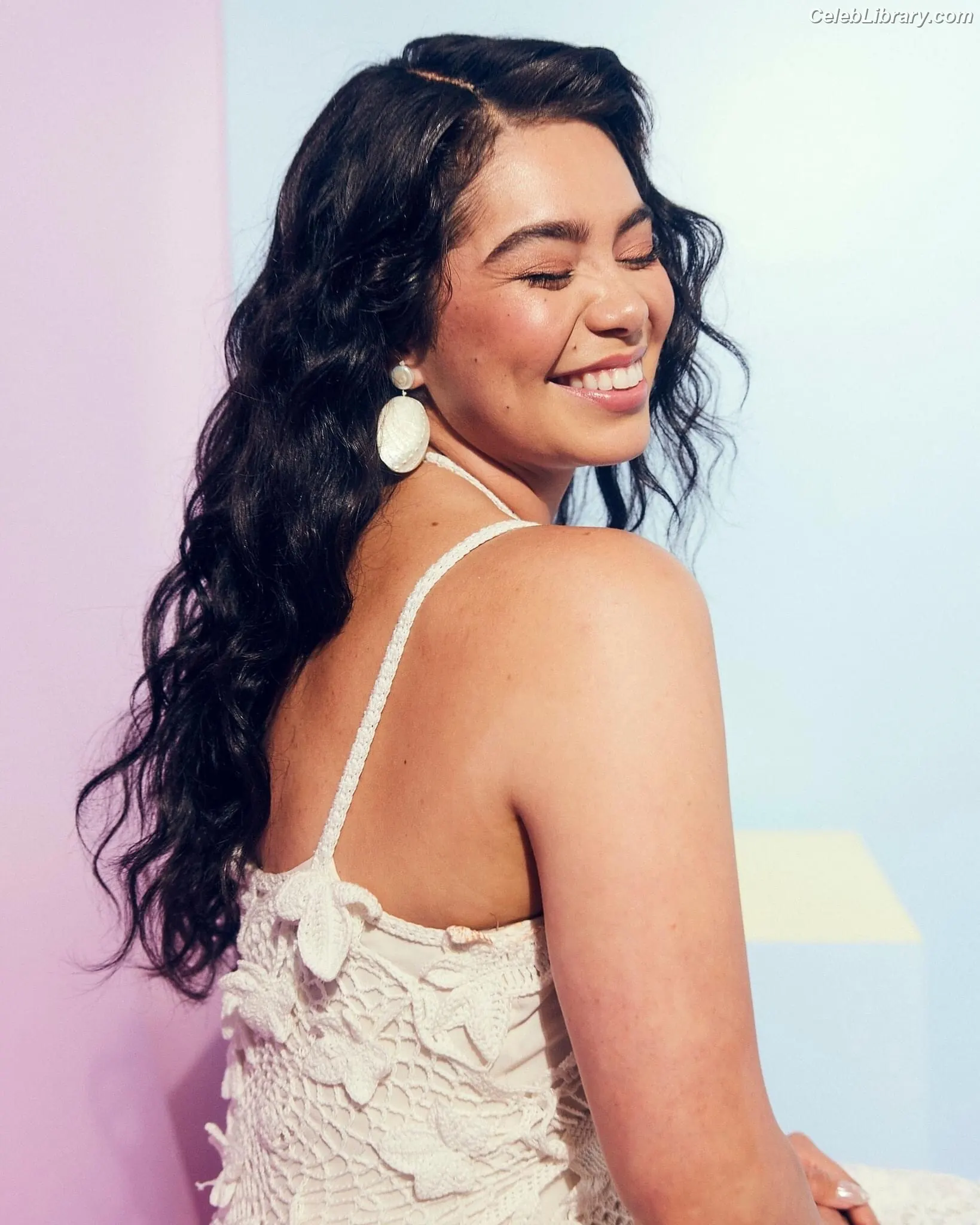 Auli'i Cravalho photo 20 of 422