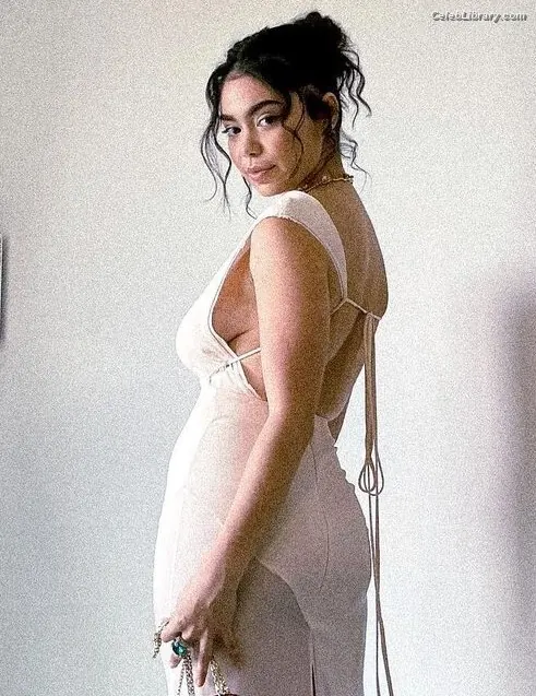 Auli'i Cravalho photo 14 of 422