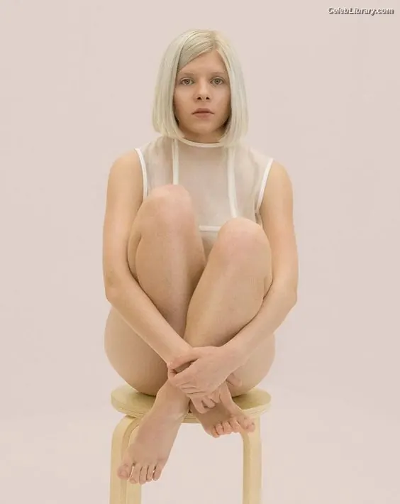 Aurora Aksnes photo 3 of 763
