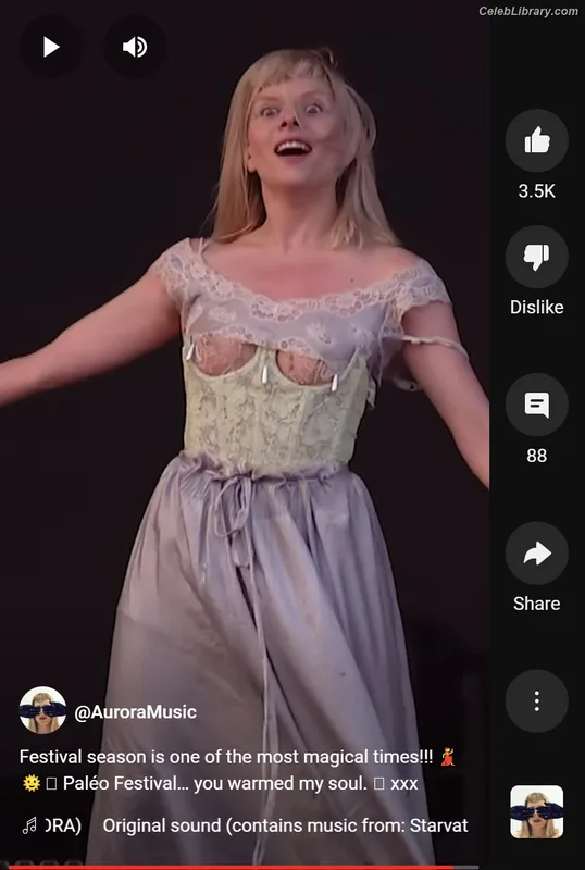 Aurora Aksnes photo 1 of 764