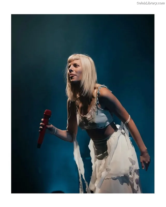 Aurora Aksnes photo 8 of 764