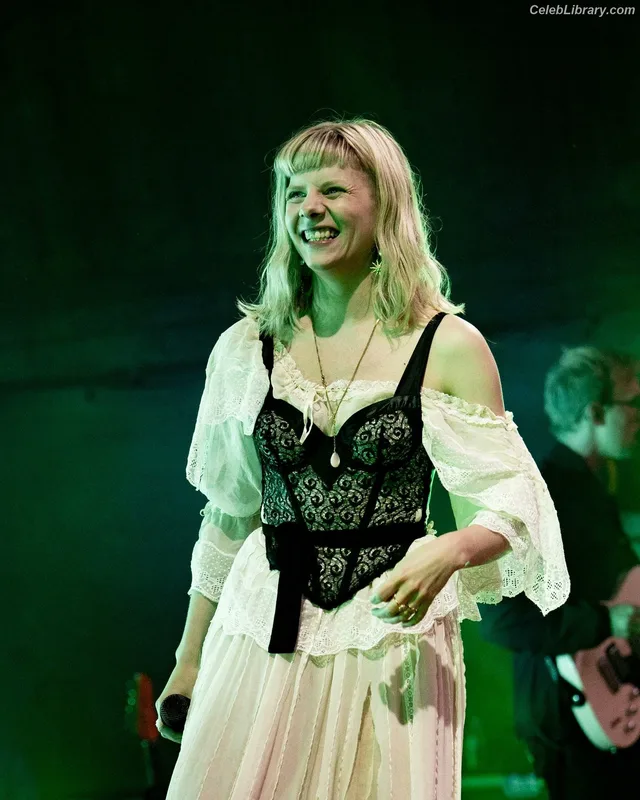 Aurora Aksnes photo 8 of 764