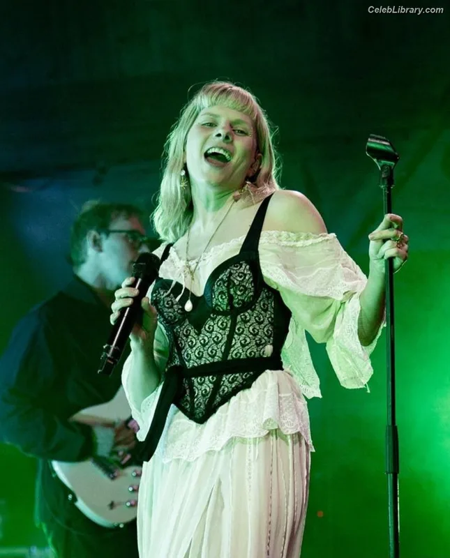 Aurora Aksnes photo 11 of 764