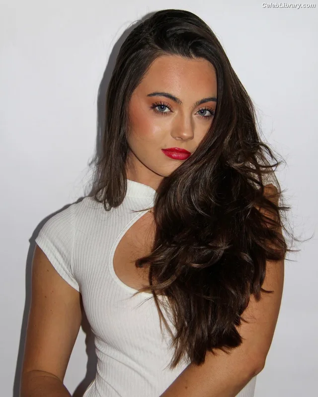 Ava Allan photo 20 of 189