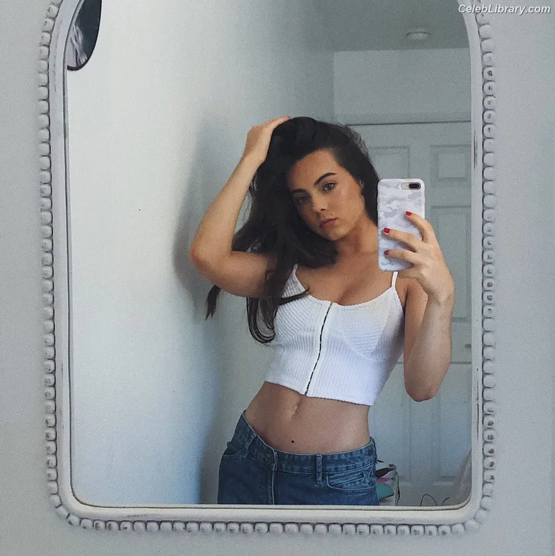 Ava Allan photo 2 of 189