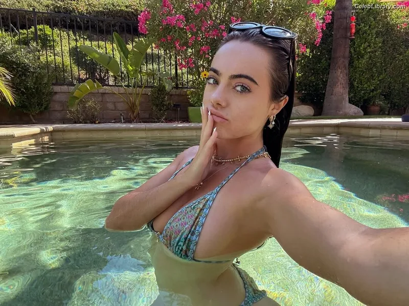 Ava Allan photo 2 of 189
