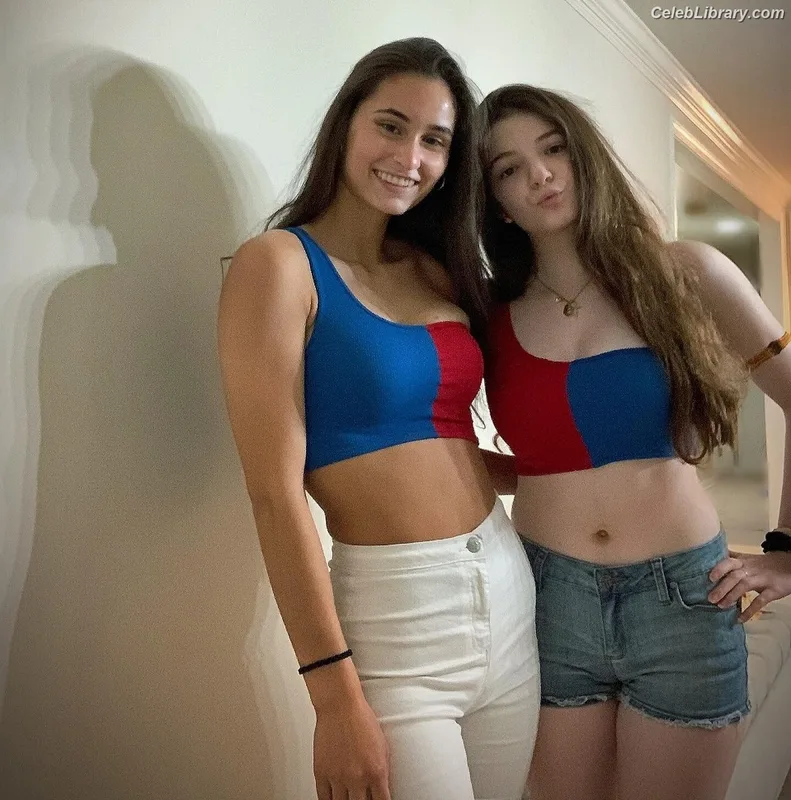 Ava Anduze photo 1 of 46