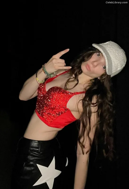Ava Anduze photo 1 of 46