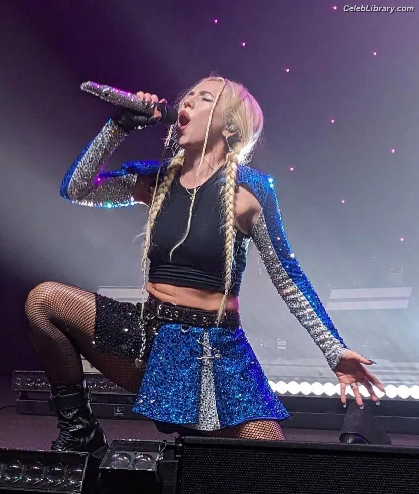 Ava Max photo 8 of 2135