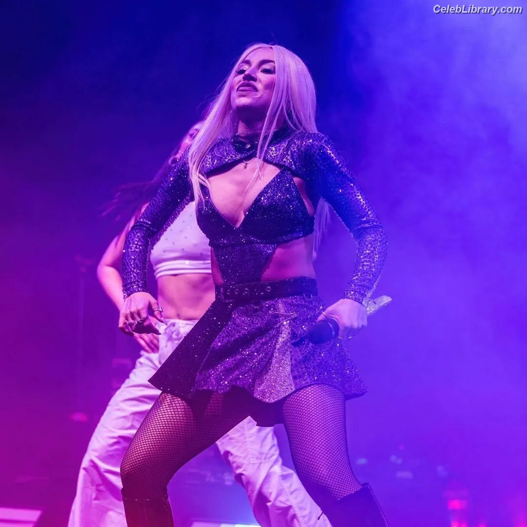 Ava Max photo 24 of 2135