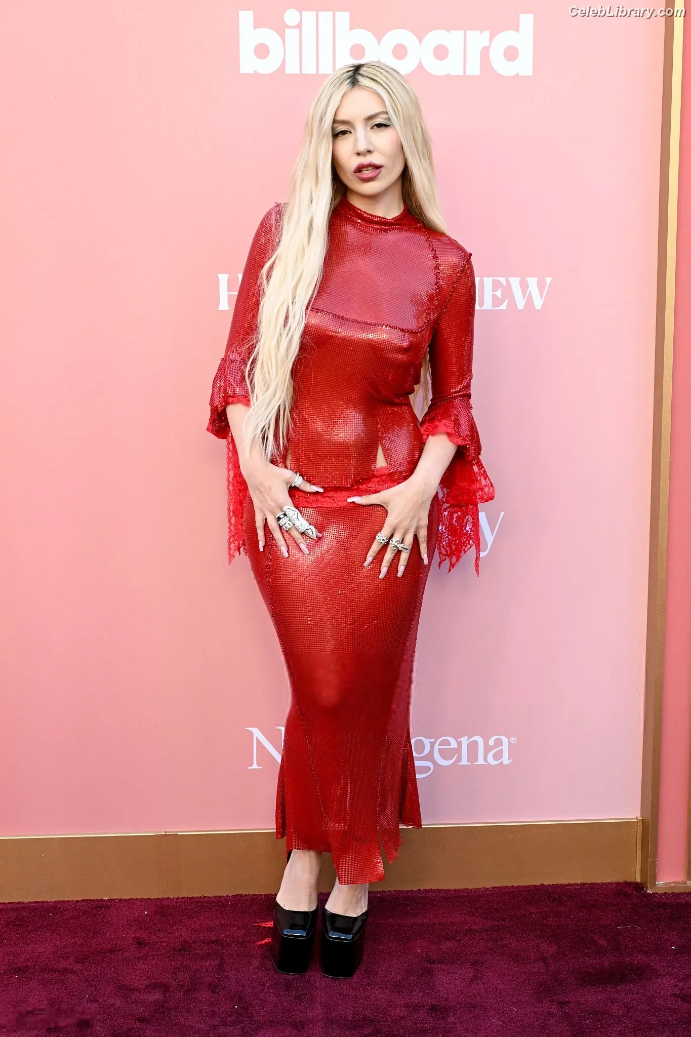 Ava Max photo 3 of 2135