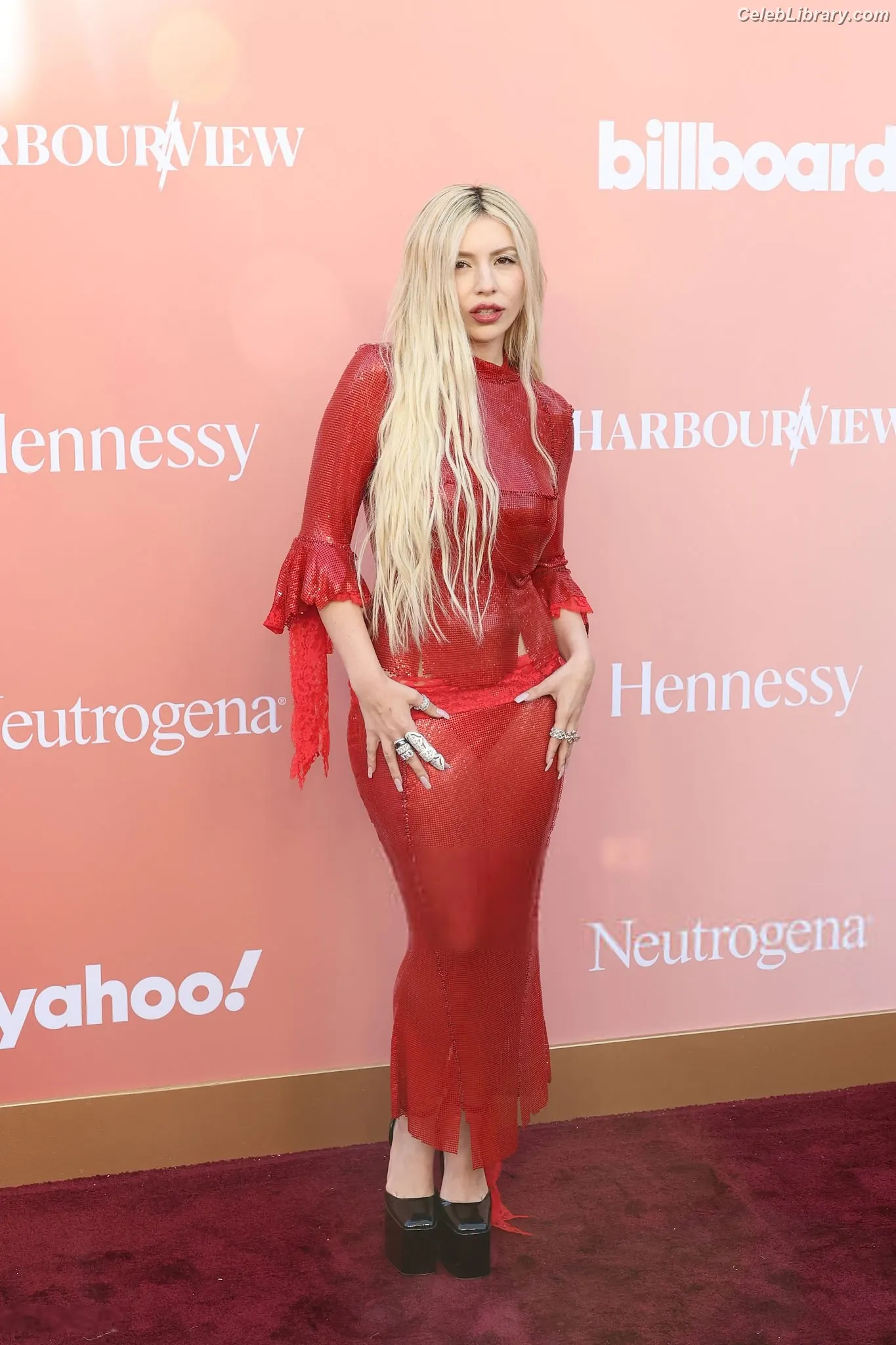 Ava Max photo 5 of 2135