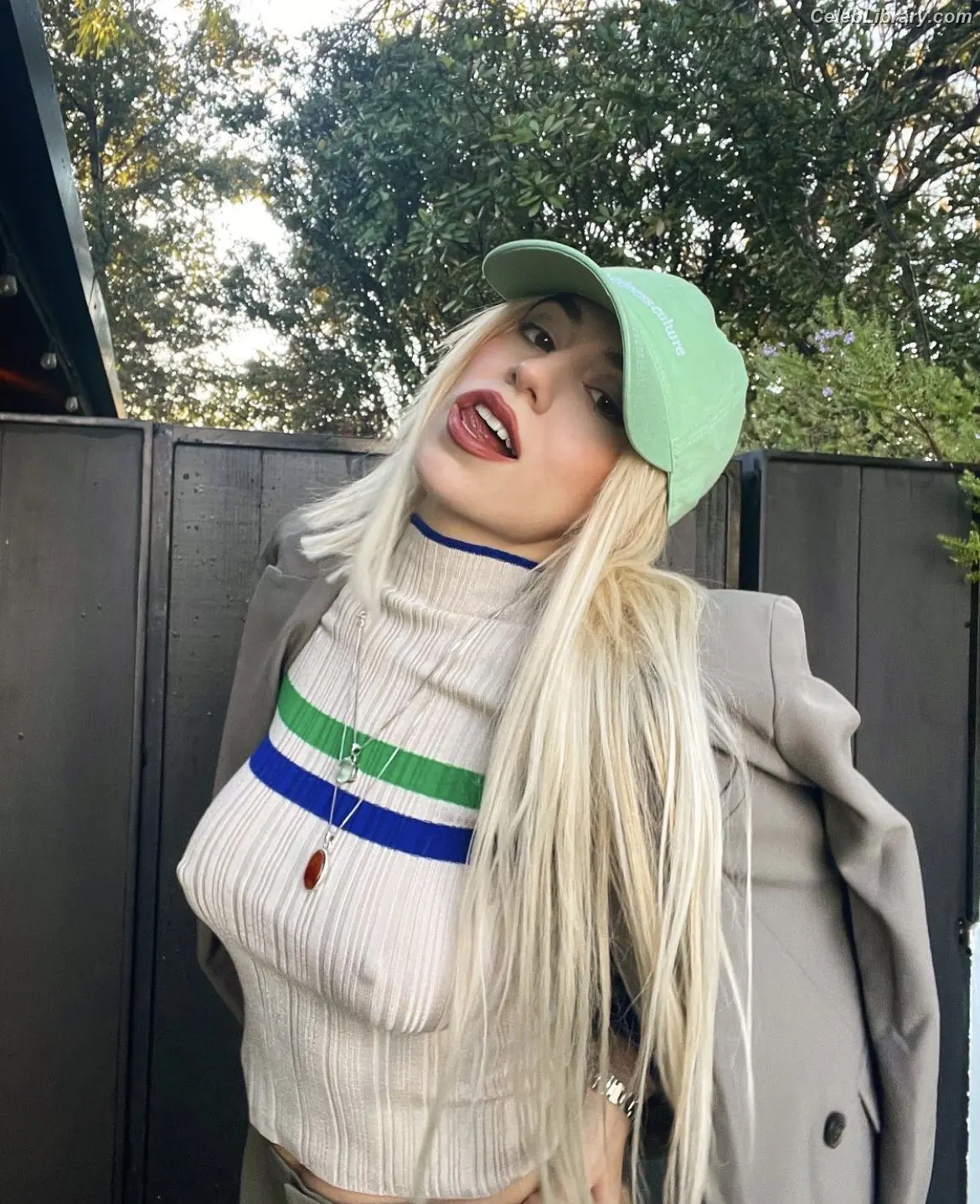 Ava Max photo 7 of 2135
