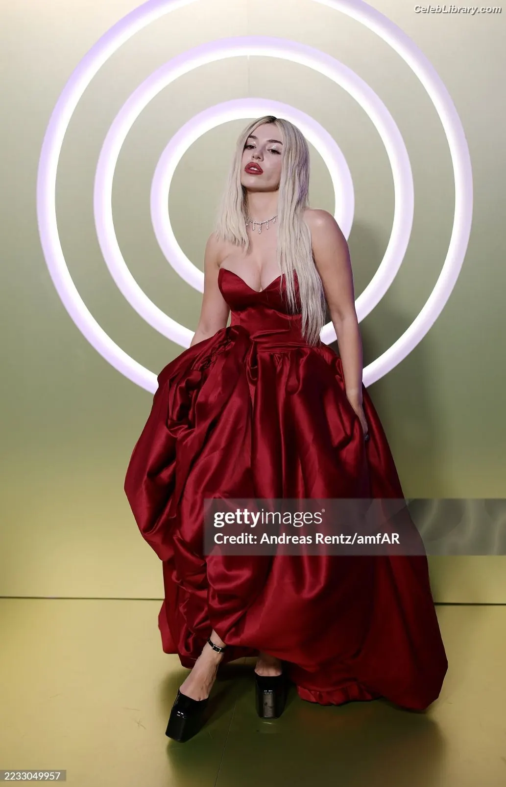 Ava Max photo 1 of 2135