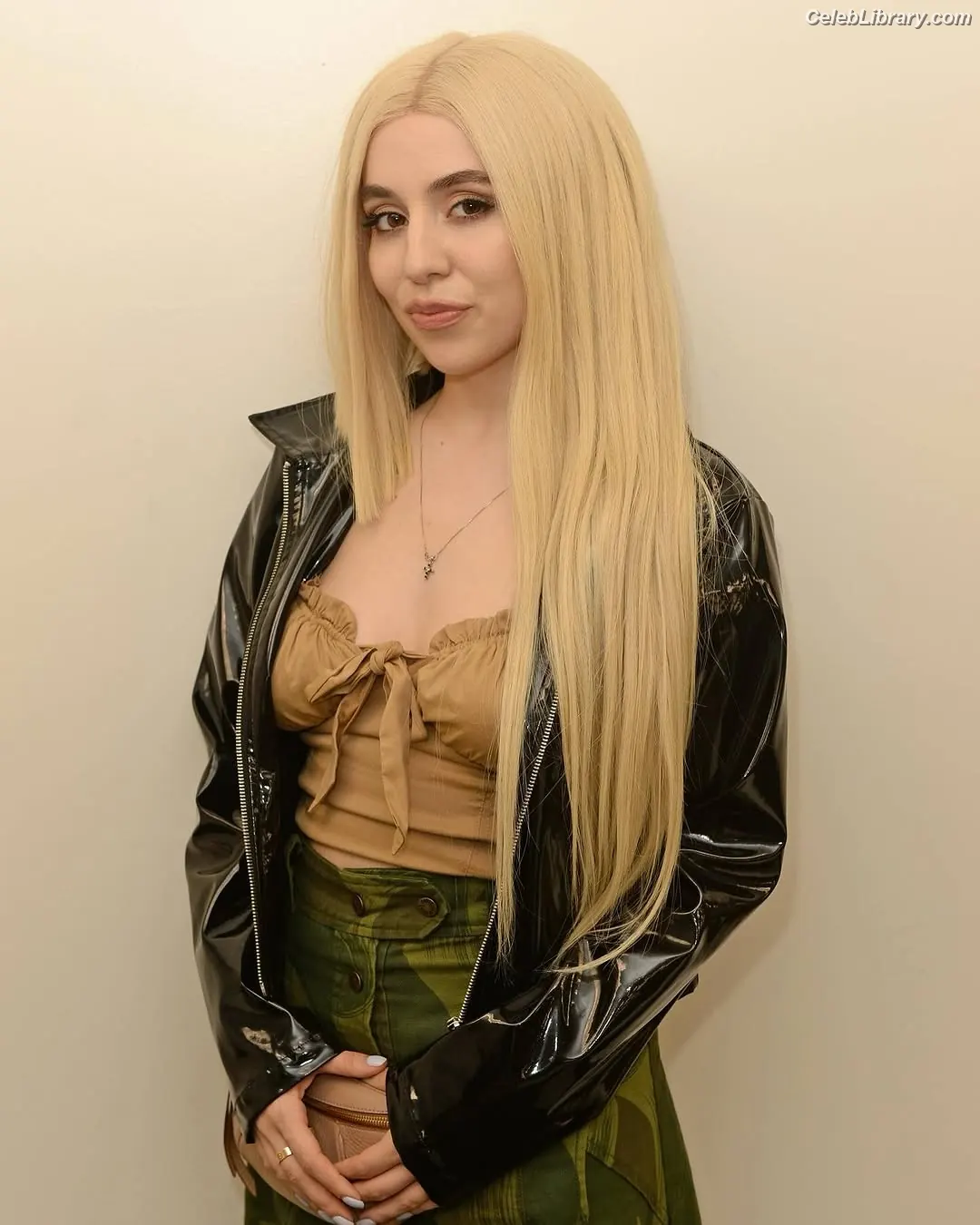 Ava Max photo 9 of 2135
