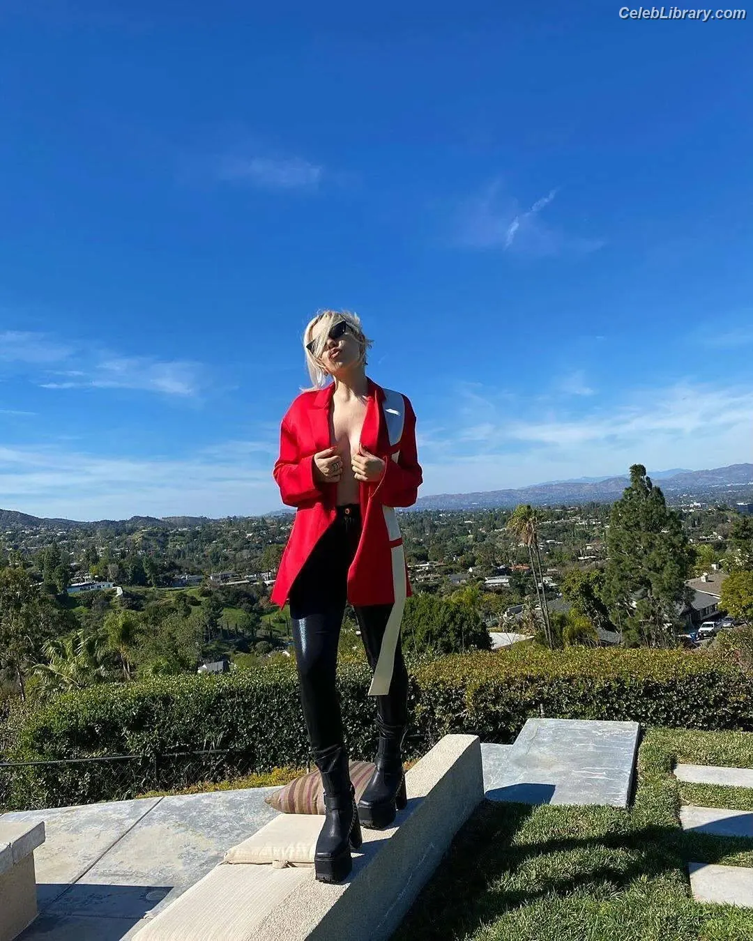 Ava Max photo 16 of 2135