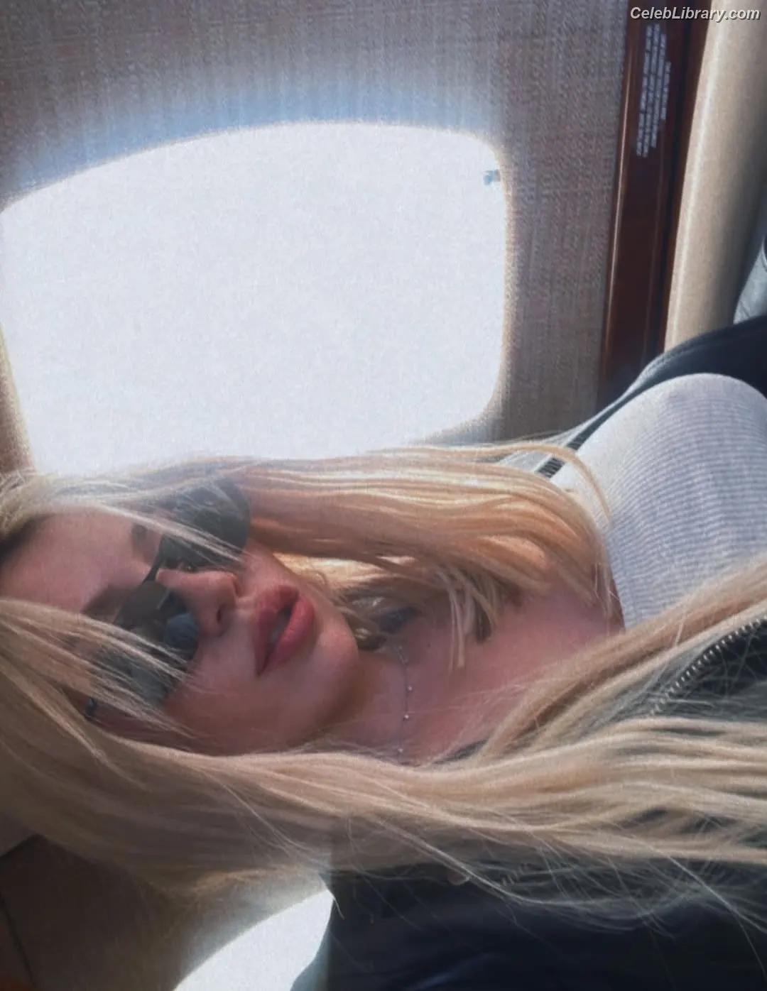 Ava Max photo 9 of 2135