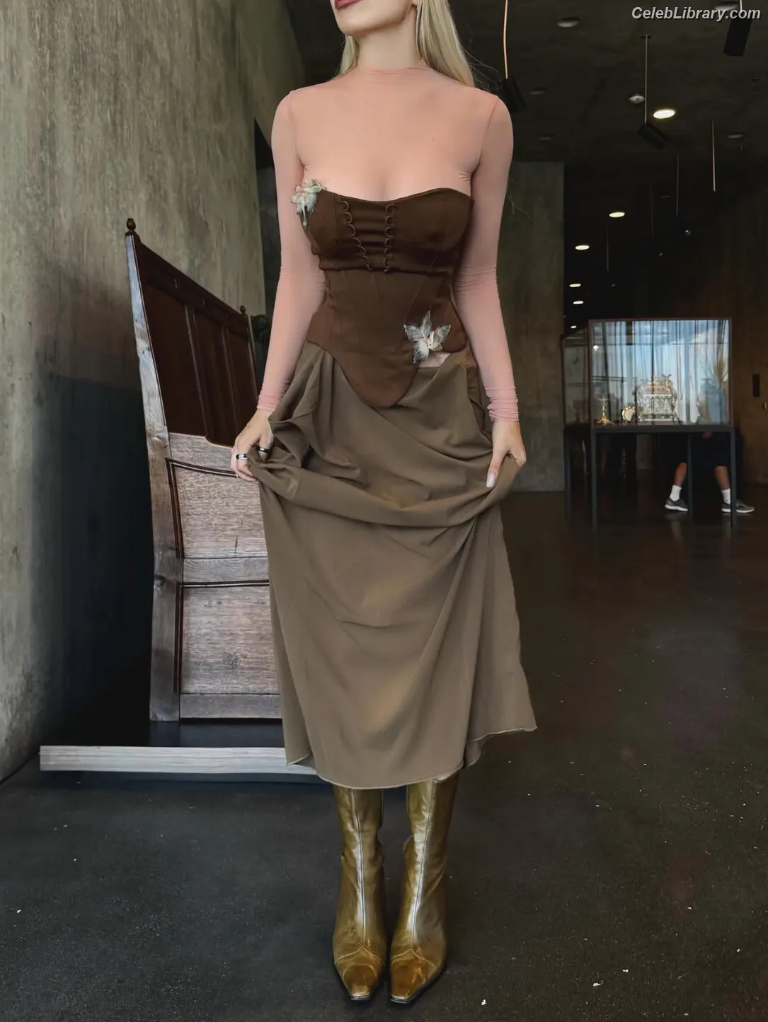 Ava Max photo 5 of 2135