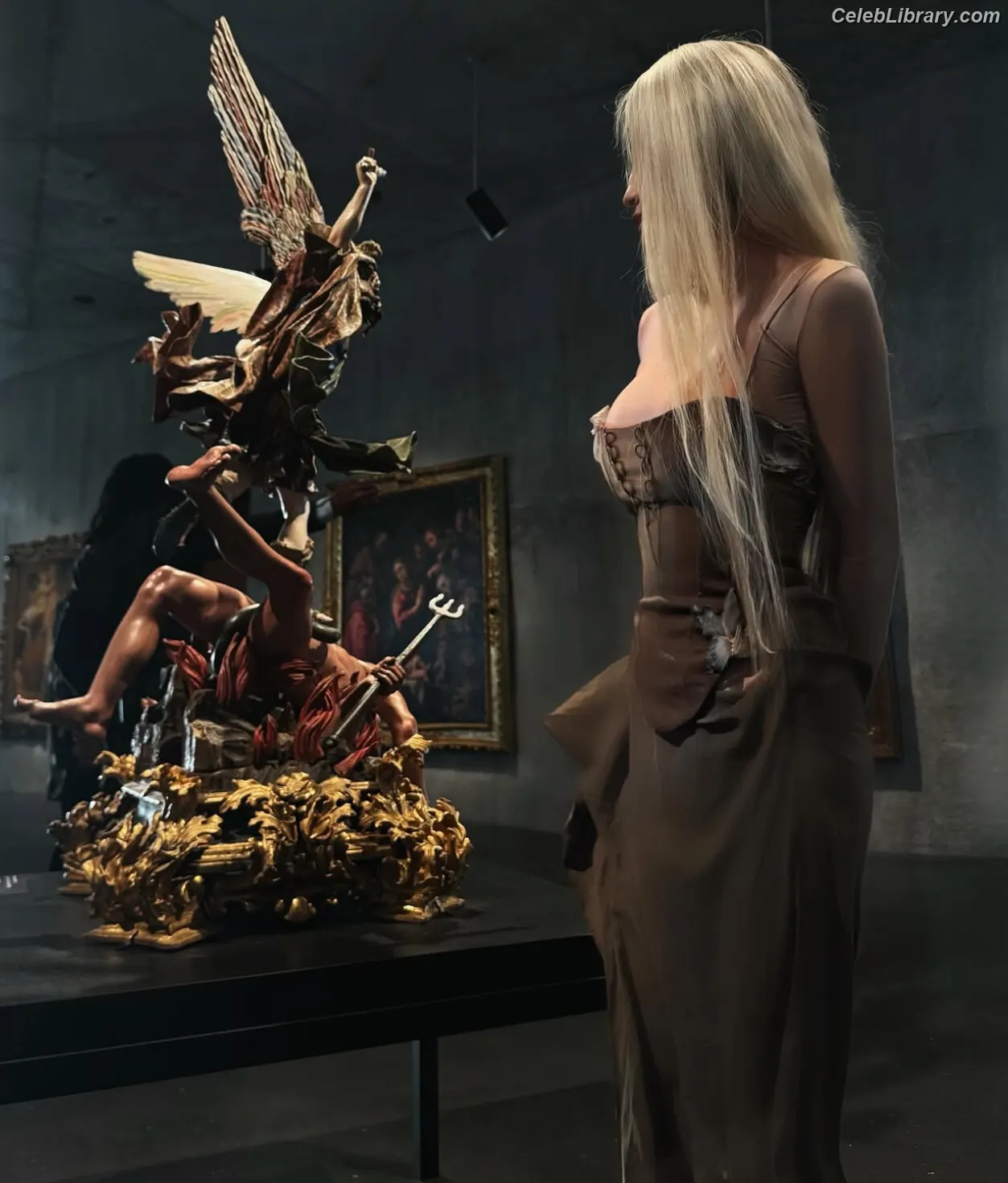 Ava Max photo 6 of 2135