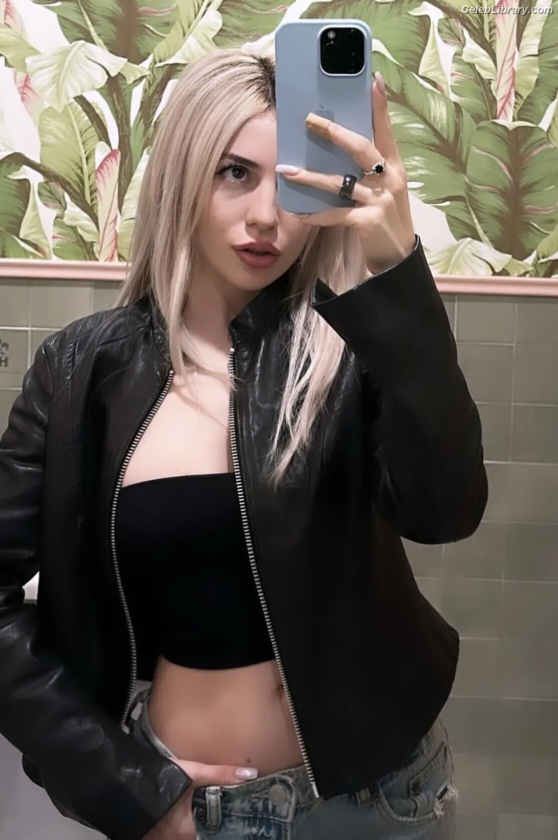 Ava Max photo 15 of 2135