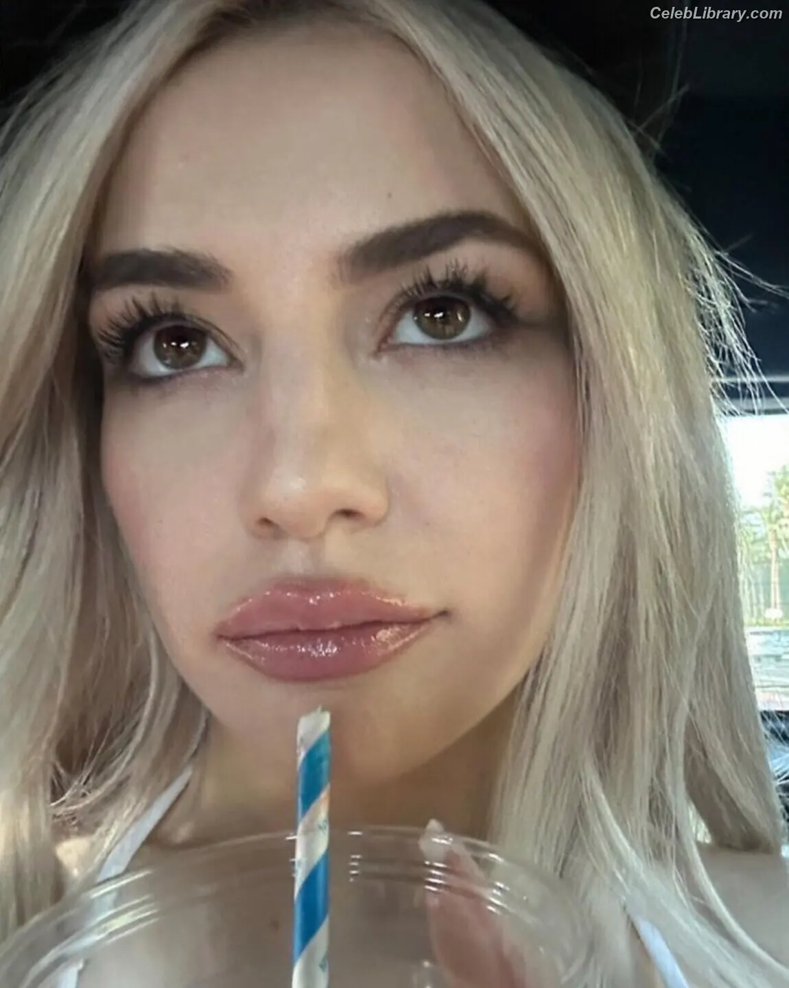 Ava Max photo 22 of 2135
