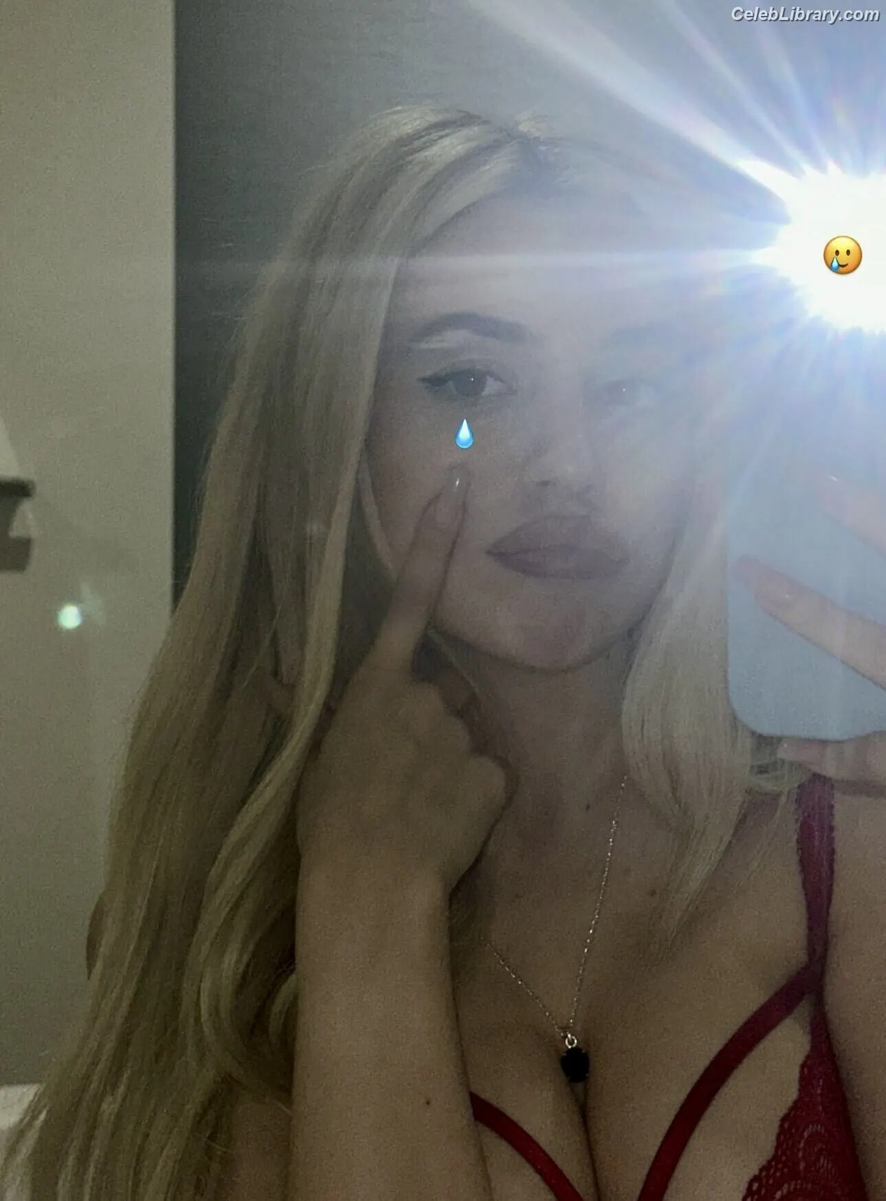 Ava Max photo 9 of 2135
