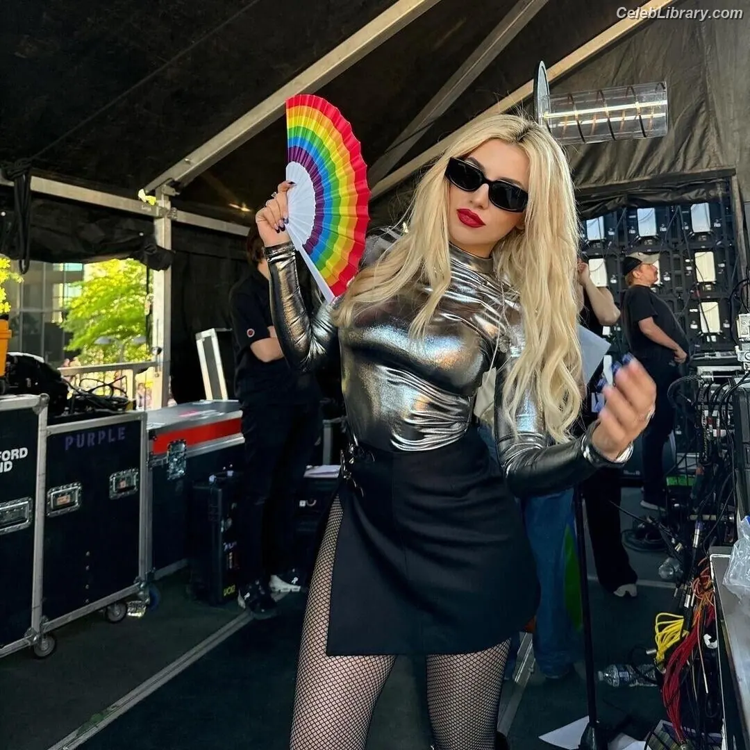 Ava Max photo 19 of 2135