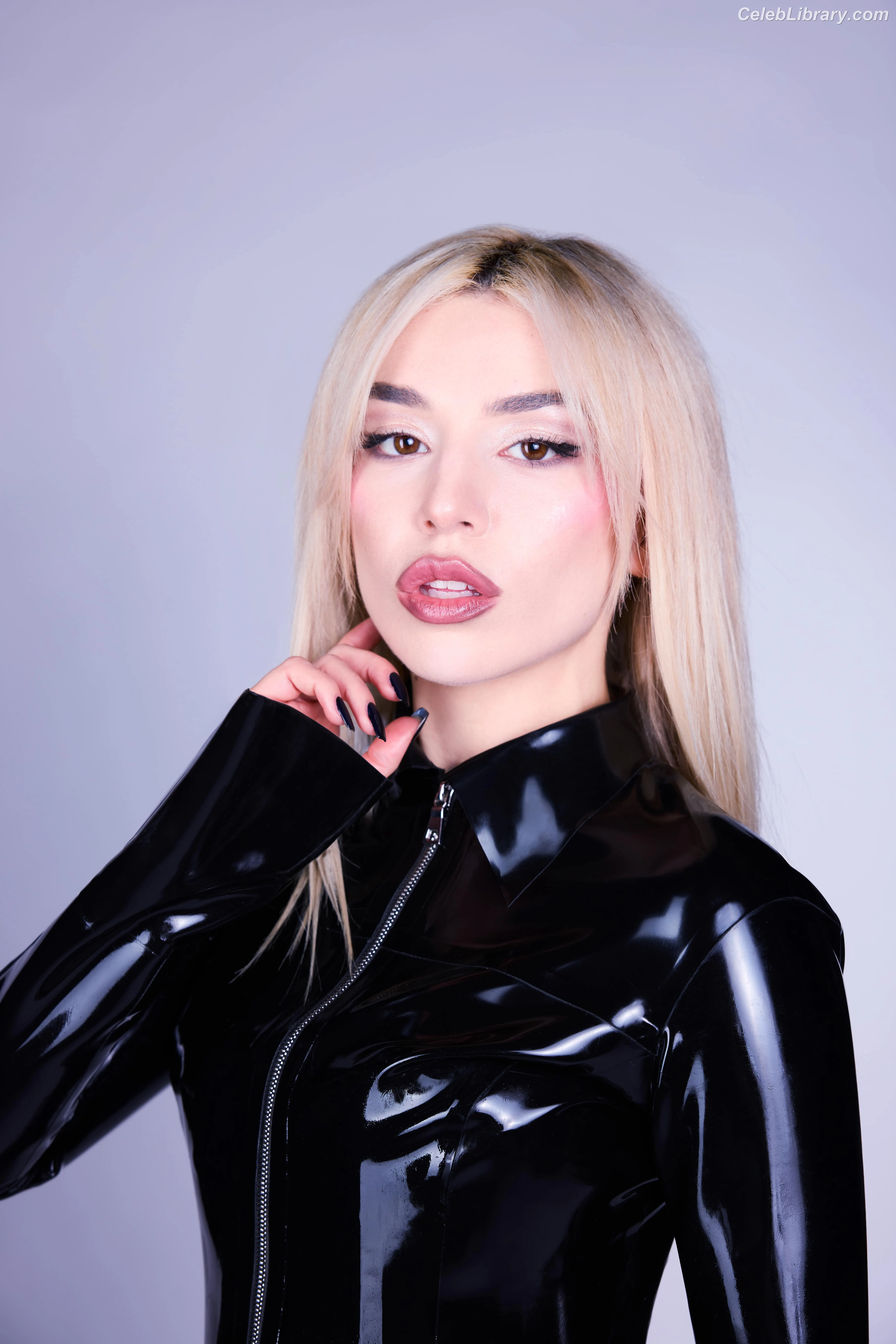 Ava Max photo 13 of 2135