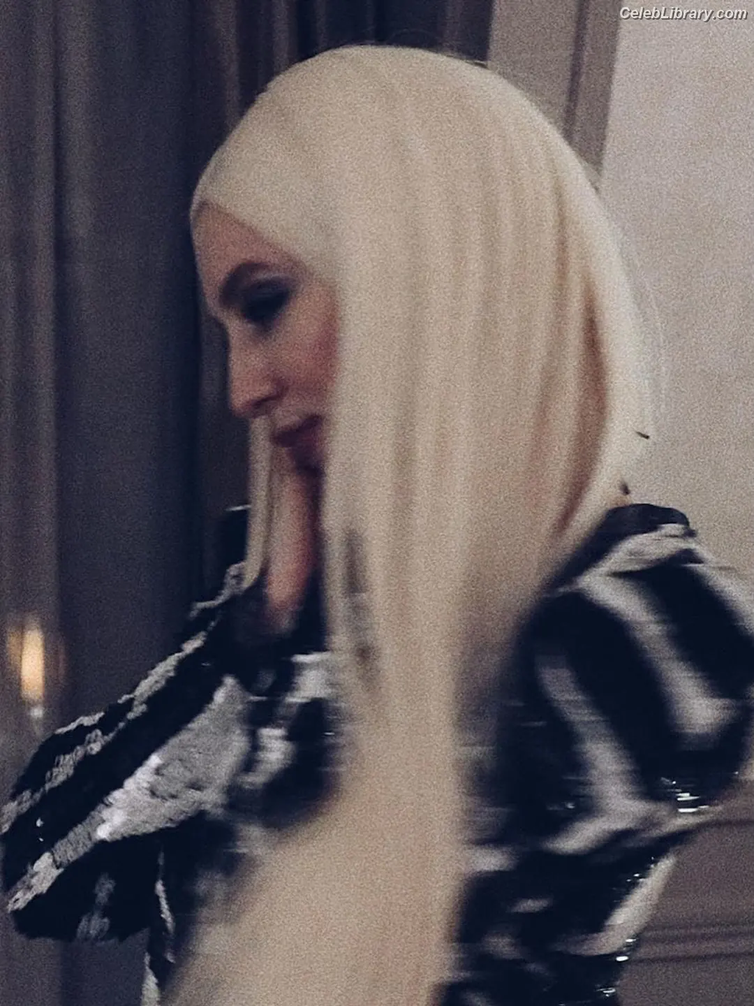 Ava Max photo 10 of 2135