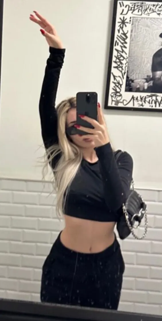 Ava Max photo 8 of 2135
