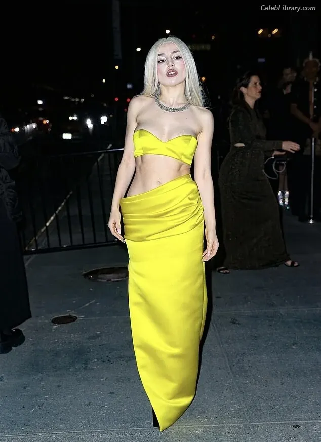 Ava Max photo 6 of 2135
