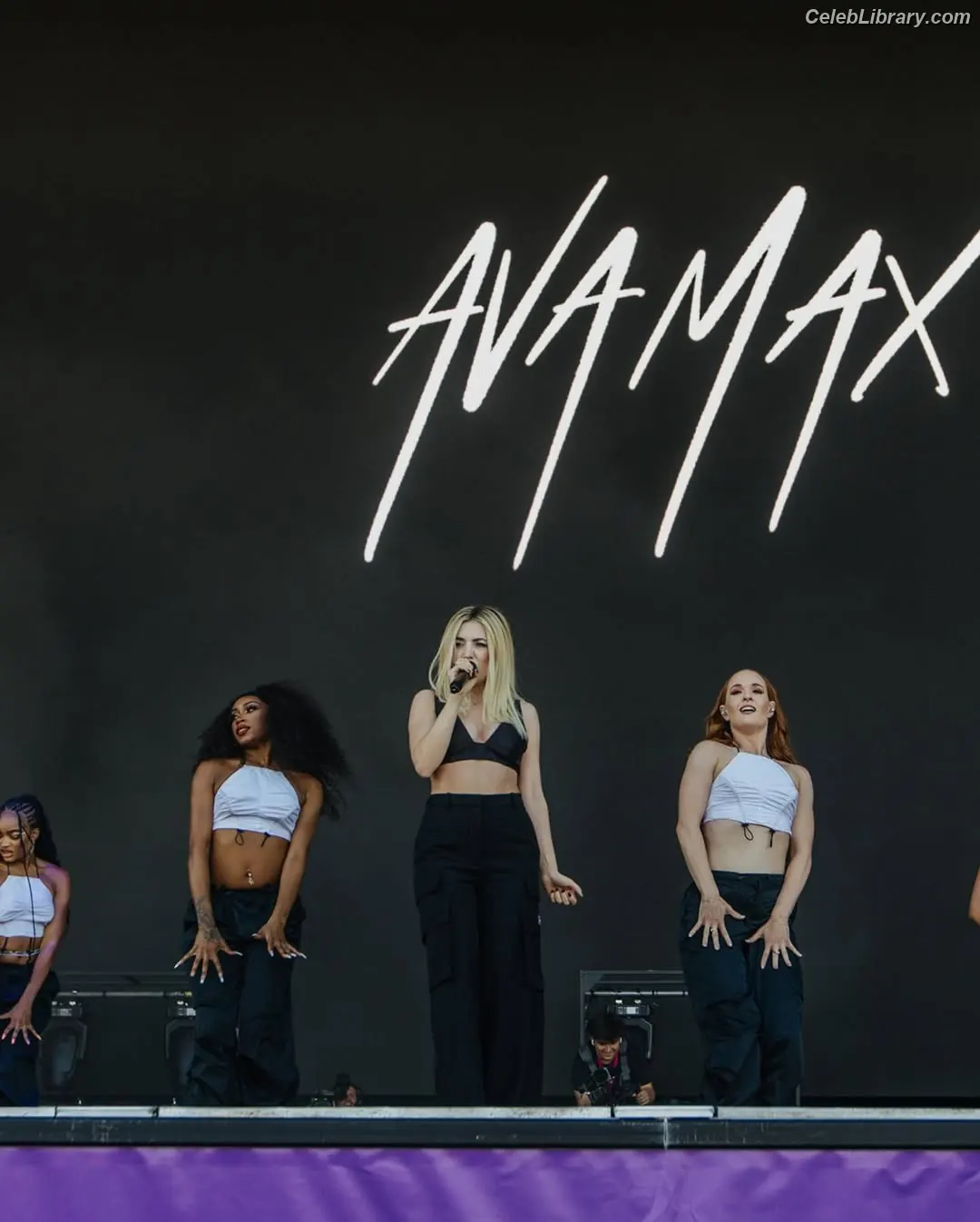 Ava Max photo 12 of 2135