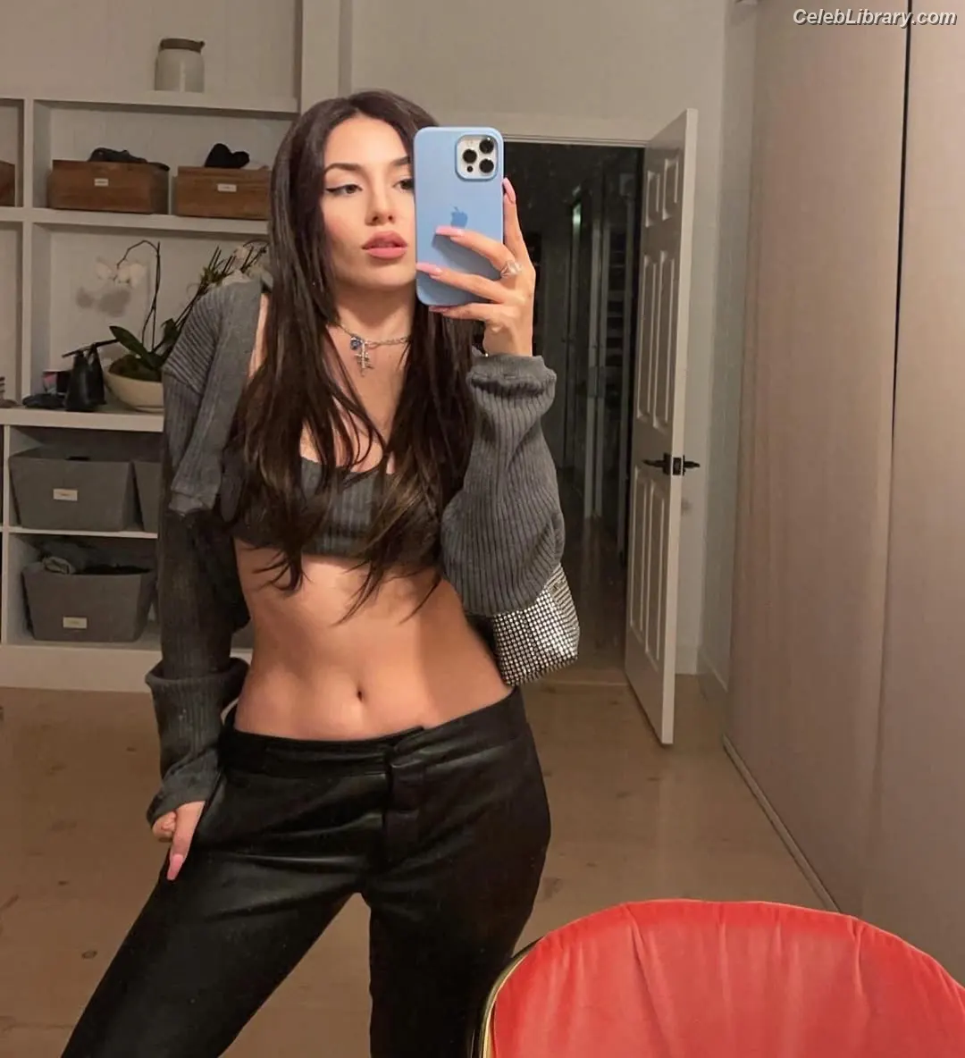 Ava Max photo 6 of 2135