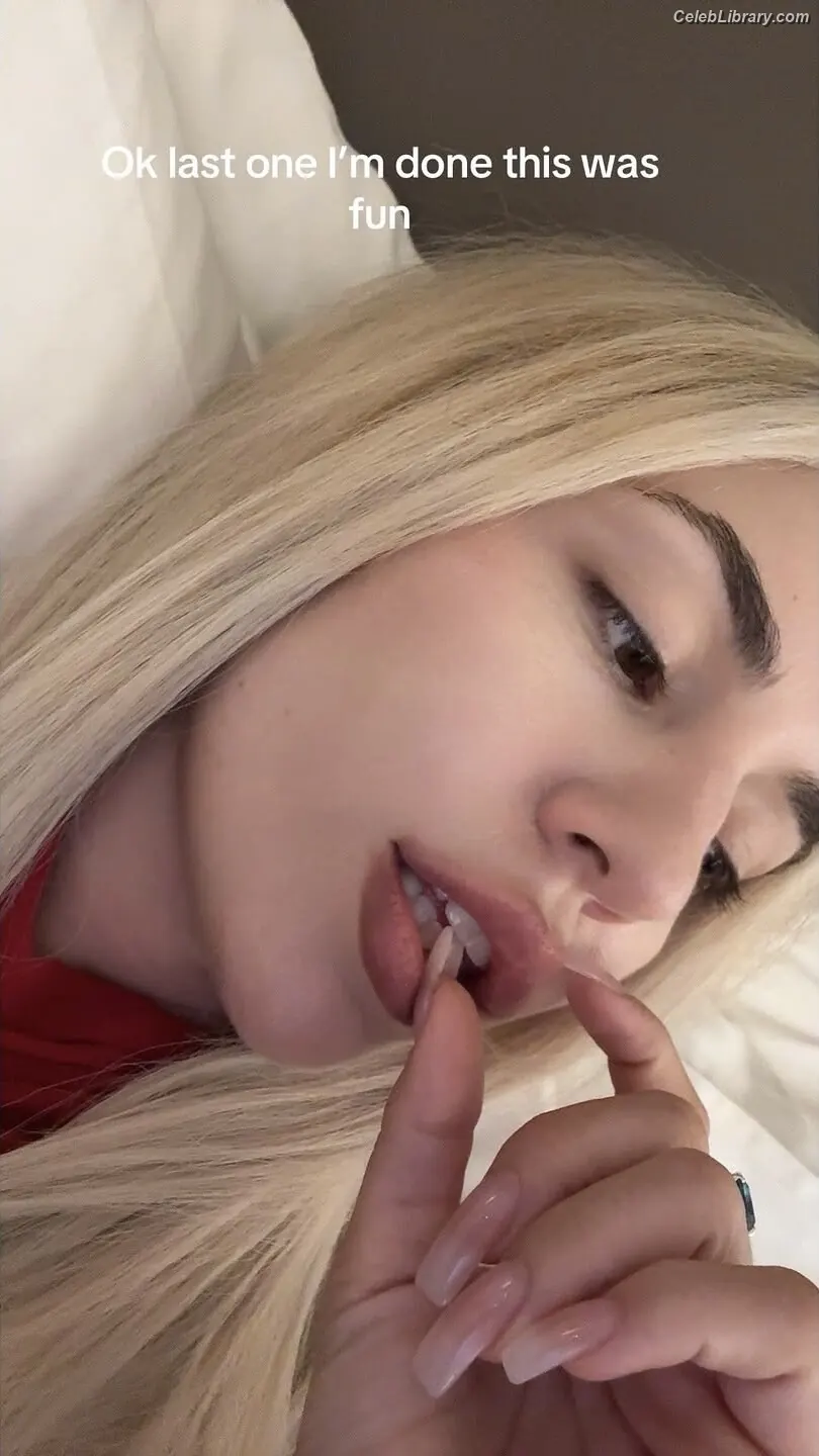 Ava Max photo 18 of 2135
