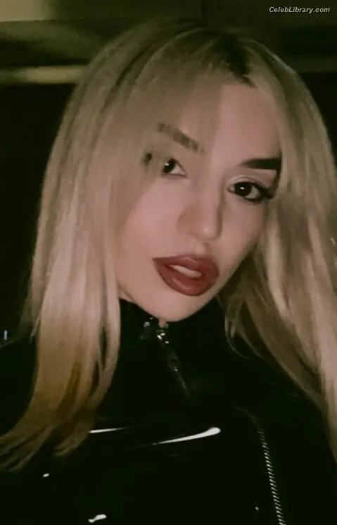 Ava Max photo 2 of 2135