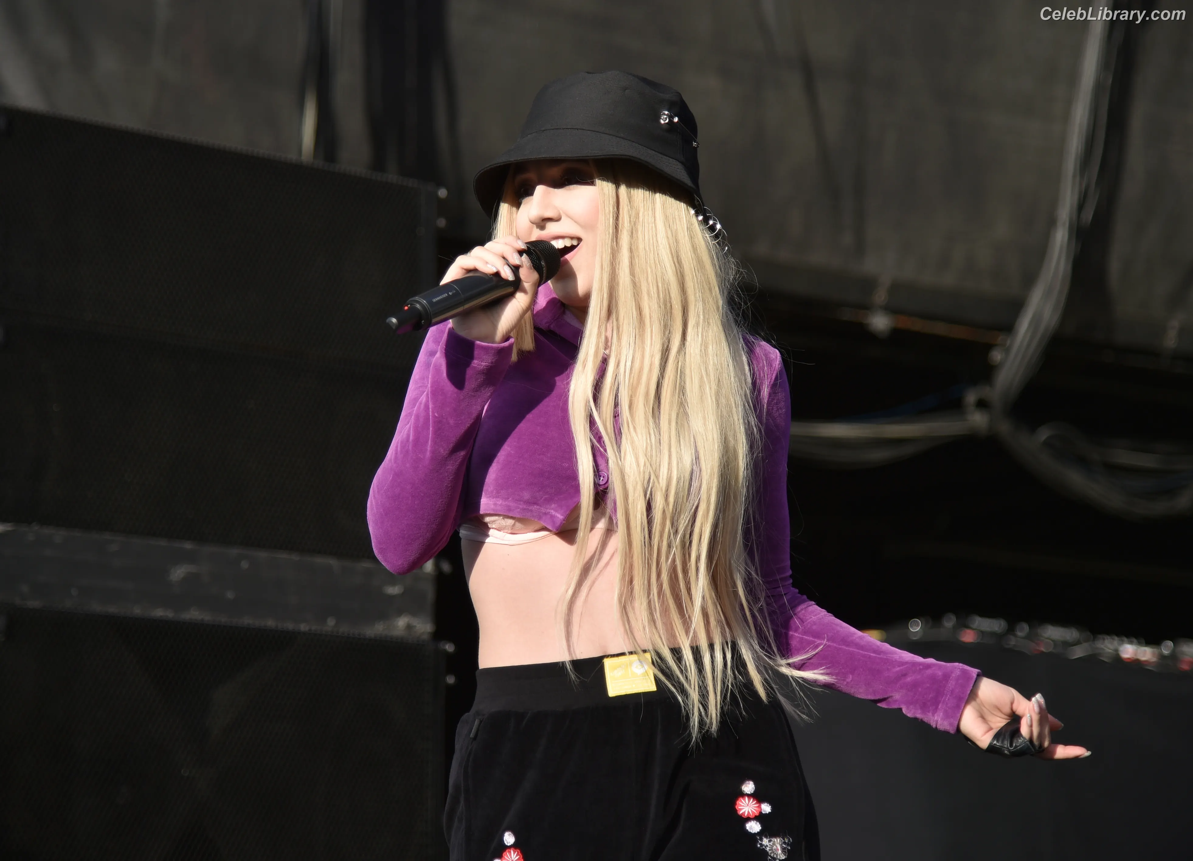 Ava Max photo 2 of 2135